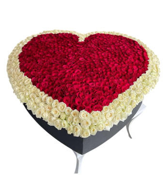 1000 Roses in a Heart-Shaped Box