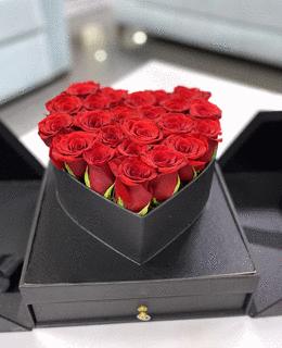 Heart-Shaped Roses in an Openable Box